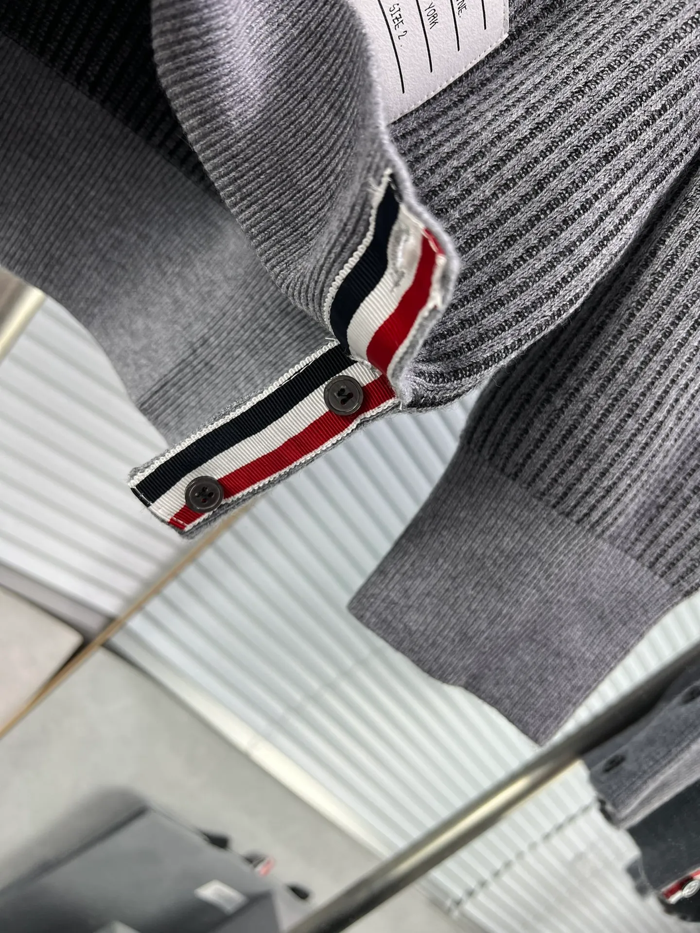Thom Browne ➡️ ， Retro Same Style Versatile : Dark Gray Light Gray Size：1 2 3 4